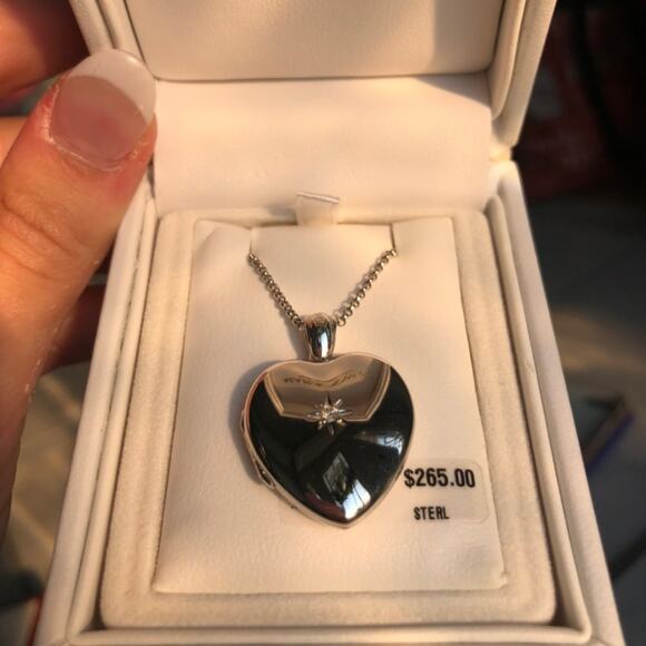 Brand new Heart Locket 20” chain - Picture 2 of 4